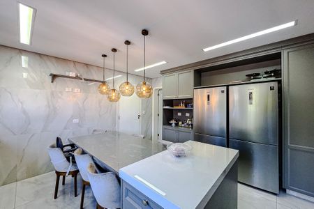 Apartamento à venda com 300m², 4 quartos e 4 vagasCozinha