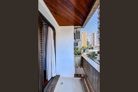 Apartamento à venda com 300m², 4 quartos e 4 vagasVaranda do Quarto 1