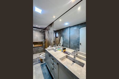 Apartamento à venda com 300m², 4 quartos e 4 vagasBanheiro da Suíte