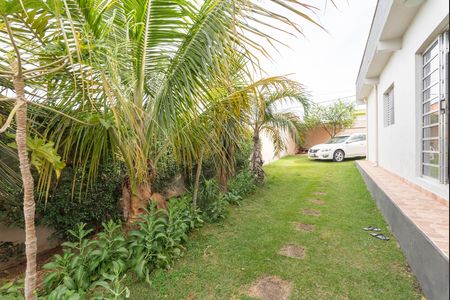 Casa à venda com 596m², 3 quartos e 2 vagas Casa à venda com 596m², 3 quartos e 2 vagasJardim