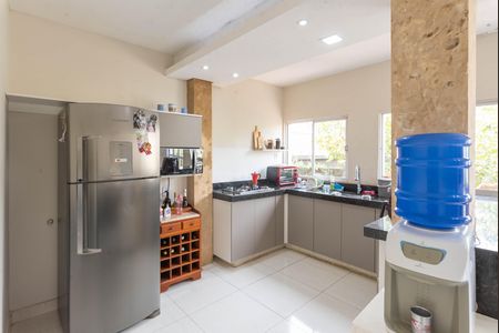Casa à venda com 596m², 3 quartos e 2 vagas Casa à venda com 596m², 3 quartos e 2 vagasCozinha