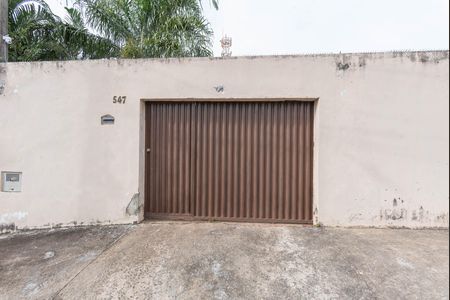 Casa à venda com 596m², 3 quartos e 2 vagas Casa à venda com 596m², 3 quartos e 2 vagasFachada