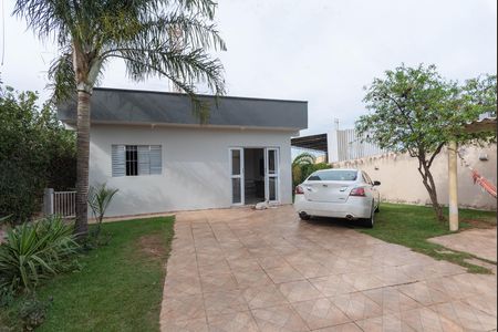 Casa à venda com 596m², 3 quartos e 2 vagas Casa à venda com 596m², 3 quartos e 2 vagasFachada