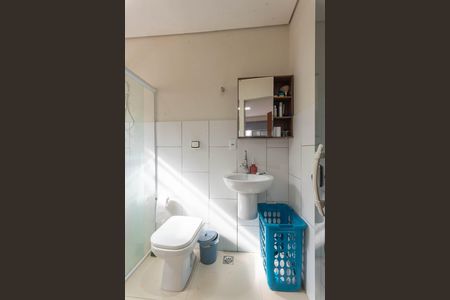 Casa à venda com 596m², 3 quartos e 2 vagas Casa à venda com 596m², 3 quartos e 2 vagasBanheiro