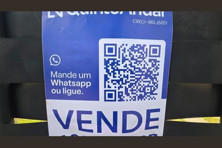 Casa à venda com 400m², 1 quarto e 3 vagas Casa à venda com 400m², 1 quarto e 3 vagasPlaca