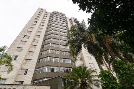 Apartamento para alugar com 150m², 4 quartos e 2 vagas Apartamento para alugar com 150m², 4 quartos e 2 vagasFachada