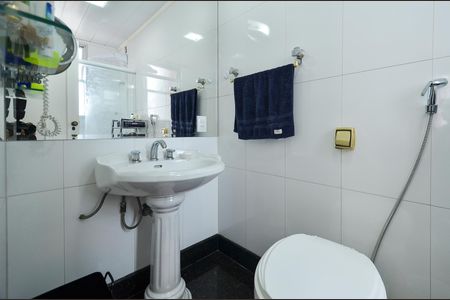 Apartamento para alugar com 150m², 4 quartos e 2 vagas Apartamento para alugar com 150m², 4 quartos e 2 vagasBanheiro da suite