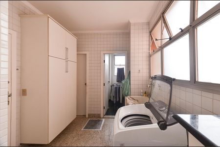 Apartamento para alugar com 150m², 4 quartos e 2 vagas Apartamento para alugar com 150m², 4 quartos e 2 vagasArea de serviço