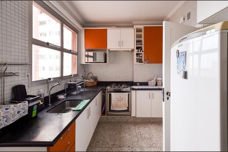 Apartamento para alugar com 150m², 4 quartos e 2 vagas Apartamento para alugar com 150m², 4 quartos e 2 vagasCozinha