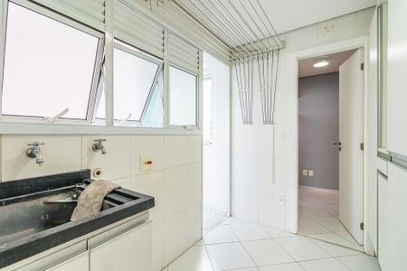 Apartamento para alugar com 254m², 4 quartos e 4 vagas Apartamento para alugar com 254m², 4 quartos e 4 vagasÁrea de Serviço