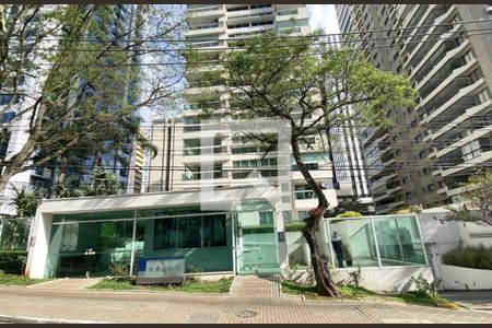 Apartamento para alugar com 254m², 4 quartos e 4 vagas Apartamento para alugar com 254m², 4 quartos e 4 vagasFachada