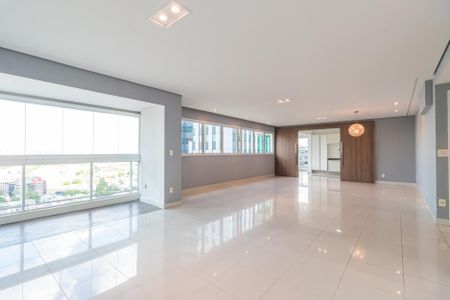 Apartamento para alugar com 254m², 4 quartos e 4 vagas Apartamento para alugar com 254m², 4 quartos e 4 vagasSala