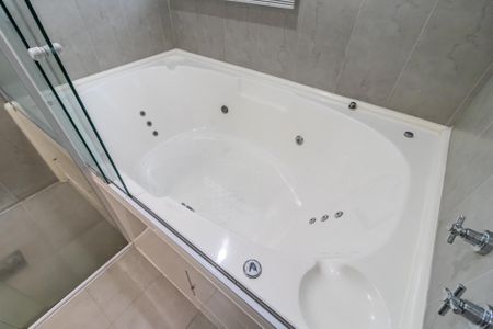 Apartamento para alugar com 254m², 4 quartos e 4 vagas Apartamento para alugar com 254m², 4 quartos e 4 vagasBanheiro da Suíte 4