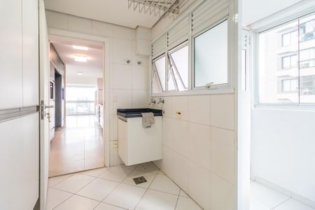 Apartamento para alugar com 254m², 4 quartos e 4 vagas Apartamento para alugar com 254m², 4 quartos e 4 vagasÁrea de Serviço