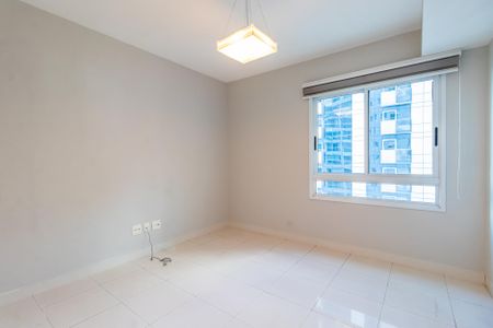 Apartamento para alugar com 254m², 4 quartos e 4 vagas Apartamento para alugar com 254m², 4 quartos e 4 vagasSala Íntima