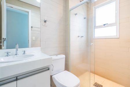 Apartamento para alugar com 254m², 4 quartos e 4 vagas Apartamento para alugar com 254m², 4 quartos e 4 vagasBanheiro da Suíte 1