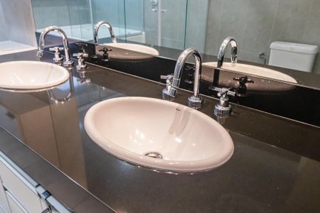 Apartamento para alugar com 254m², 4 quartos e 4 vagas Apartamento para alugar com 254m², 4 quartos e 4 vagasBanheiro da Suíte 4