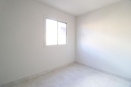 Quarto 1 de apartamento para alugar com 2 quartos, 46m² em Chácaras Tubalina E Quartel, Uberlândia