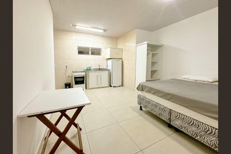 Sala/Quarto de kitnet/studio para alugar com 1 quarto, 25m² em Canasvieiras, Florianópolis