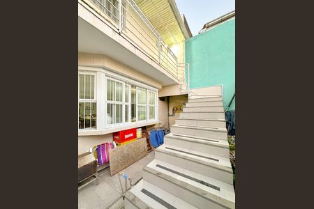 Studio para alugar com 25m², 1 quarto e 2 vagasEscada