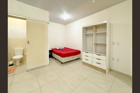 Sala/Quarto de kitnet/studio para alugar com 1 quarto, 25m² em Canasvieiras, Florianópolis