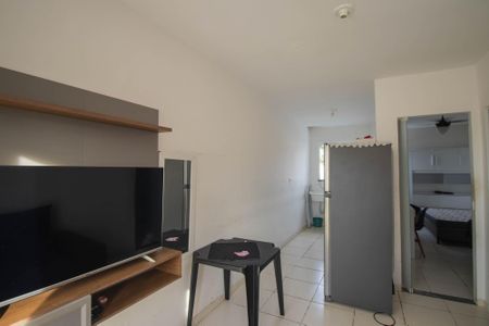 Sala de apartamento para alugar com 1 quarto, 50m² em Paraíso, São Gonçalo