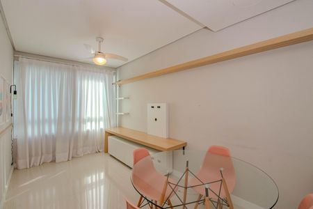 Sala de apartamento para alugar com 1 quarto, 47m² em Passo D’areia, Porto Alegre