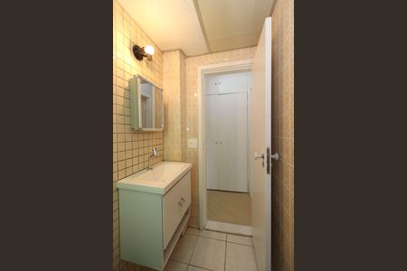 Banheiro de apartamento à venda com 1 quarto, 55m² em Pinheiros, São Paulo