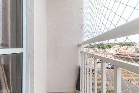 Sacada da Sala de apartamento para alugar com 2 quartos, 52m² em Biritiba, Poá