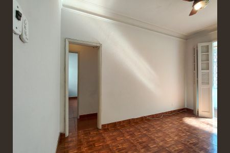 Apartamento à venda com 80m², 2 quartos e sem vagaSala
