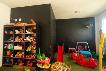 Apartamento para alugar com 45m², 2 quartos e 1 vaga Apartamento para alugar com 45m², 2 quartos e 1 vagaÁrea comum - Playground