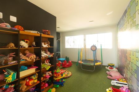 Apartamento para alugar com 45m², 2 quartos e 1 vaga Apartamento para alugar com 45m², 2 quartos e 1 vagaÁrea comum - Playground