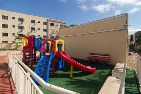 Apartamento para alugar com 45m², 2 quartos e 1 vaga Apartamento para alugar com 45m², 2 quartos e 1 vagaÁrea comum - Playground