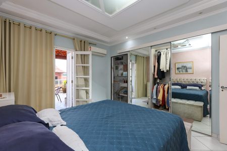 Casa à venda com 250m², 3 quartos e 2 vagasSuíte