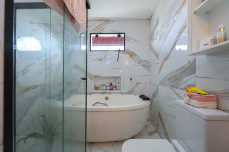 Casa à venda com 250m², 3 quartos e 2 vagasBanheiro da Suíte