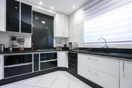Casa à venda com 250m², 3 quartos e 2 vagasCozinha