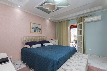Casa à venda com 250m², 3 quartos e 2 vagasSuíte