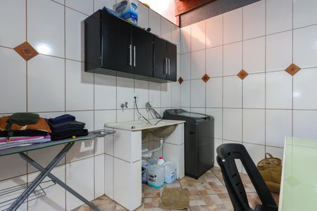 Casa à venda com 250m², 3 quartos e 2 vagasÁrea de Serviço