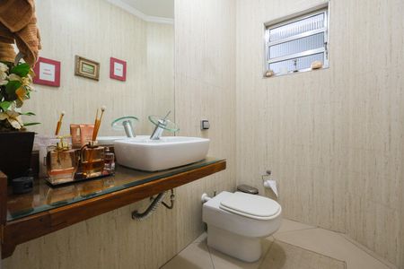 Casa à venda com 250m², 3 quartos e 2 vagasLavabo