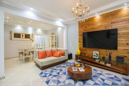 Casa à venda com 250m², 3 quartos e 2 vagasSala