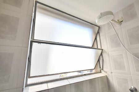 Apartamento à venda com 87m², 2 quartos e 1 vaga Apartamento à venda com 87m², 2 quartos e 1 vagaBanheiro