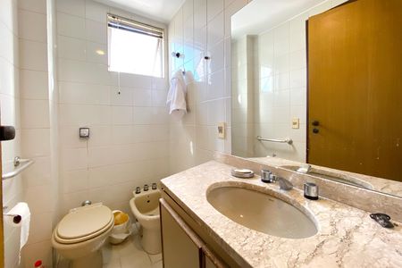Apartamento à venda com 96m², 3 quartos e 2 vagas Apartamento à venda com 96m², 3 quartos e 2 vagasBanheiro da Suíte