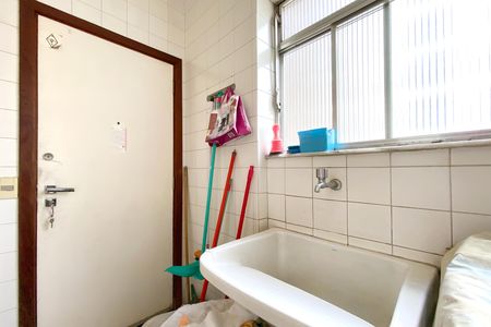 Apartamento à venda com 96m², 3 quartos e 2 vagas Apartamento à venda com 96m², 3 quartos e 2 vagasÁrea de Serviço