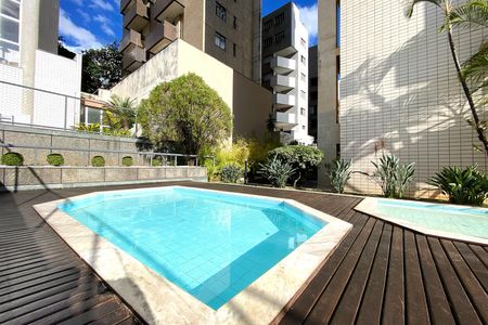 Apartamento à venda com 96m², 3 quartos e 2 vagas Apartamento à venda com 96m², 3 quartos e 2 vagasÁrea comum - Piscina