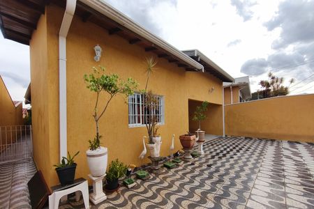 Casa à venda com 287m², 3 quartos e 4 vagas Casa à venda com 287m², 3 quartos e 4 vagasQuintal - Garagem