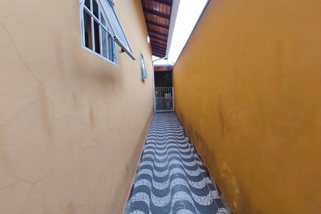 Casa à venda com 287m², 3 quartos e 4 vagas Casa à venda com 287m², 3 quartos e 4 vagasCorredor - Quintal