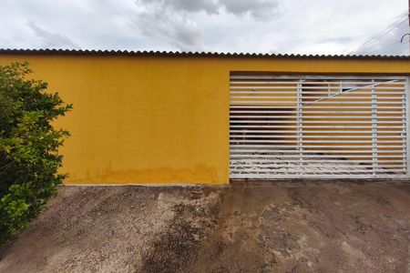 Casa à venda com 287m², 3 quartos e 4 vagas Casa à venda com 287m², 3 quartos e 4 vagasFachada