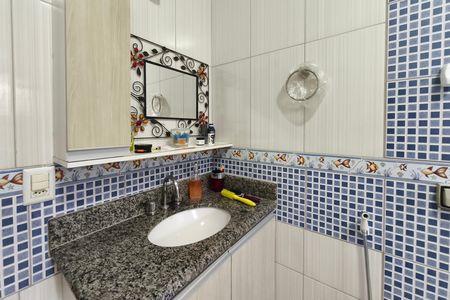 Casa à venda com 287m², 3 quartos e 4 vagas Casa à venda com 287m², 3 quartos e 4 vagasBanheiro Social