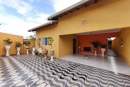 Casa à venda com 287m², 3 quartos e 4 vagas Casa à venda com 287m², 3 quartos e 4 vagasQuintal - Garagem