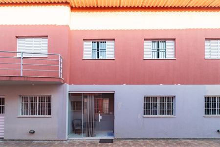 Casa de condomínio à venda com 75m², 2 quartos e 2 vagas Casa de condomínio à venda com 75m², 2 quartos e 2 vagasFachada
